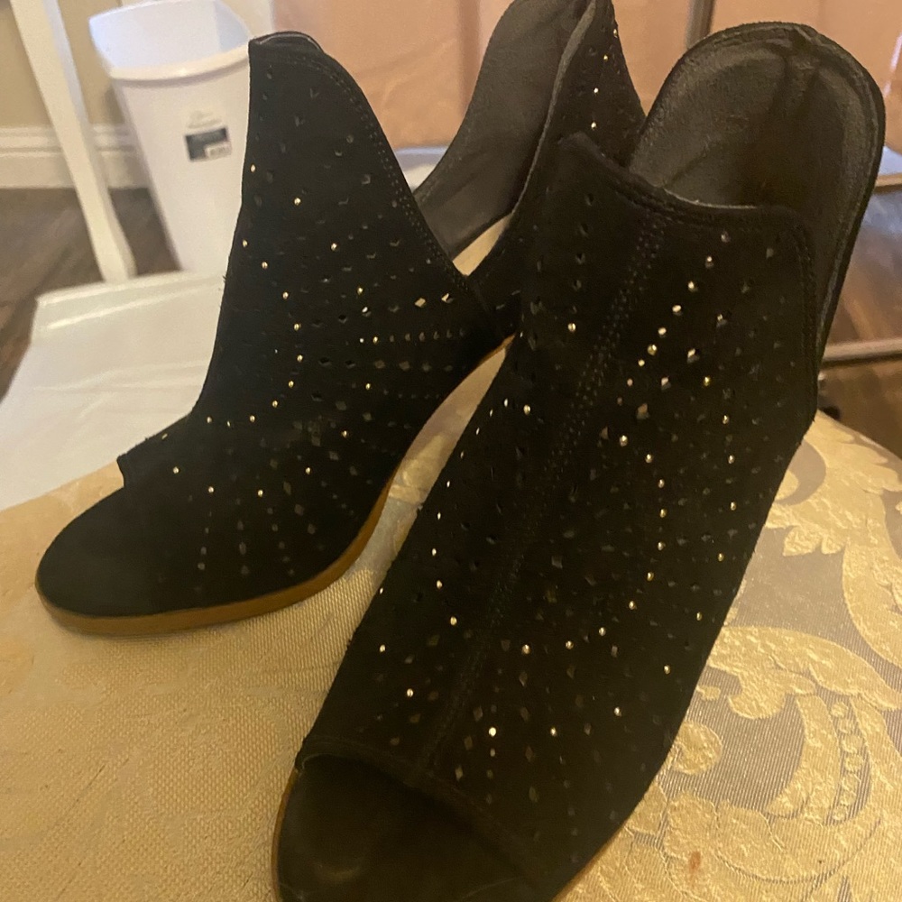 Open tor black bootie